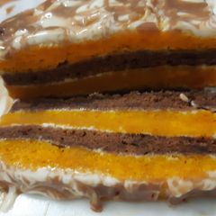 A picture of Double coloured cake.