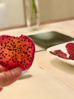 A picture of Dragonfruit chips.