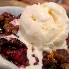 A picture of Easy Berry Crumble/ Crisp/ Cobbler-Type Thing with Cereal Streusel Topping.