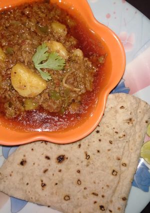 A picture of Qeema Alu..(Gravy).