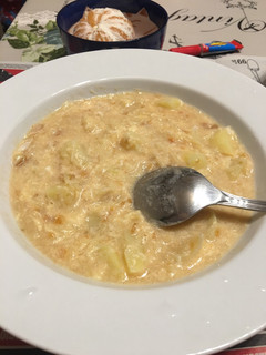 Una foto de Sopa de fideos con patatas y huevo