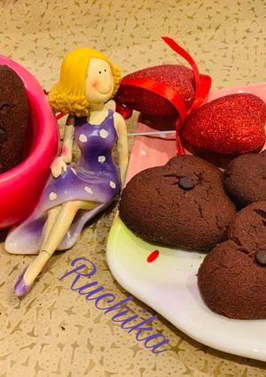 A picture of Heart shaped chocolate cookies.