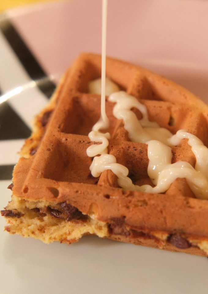 Una foto de Waffles con chispas de chocolate