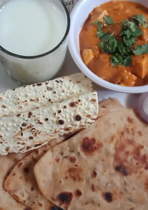 કઢાઈ પનીર મસાલા (Kadhai Paneer Masala Recipe In Gujarati) રેસીપી મુખ્ય ફોટો