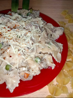 சீசி வைட் சாஸ் பாஸ்தா (Cheesy white sauce pasta recipe in tamil) செய்முறை முக்கிய புகைப்படம்