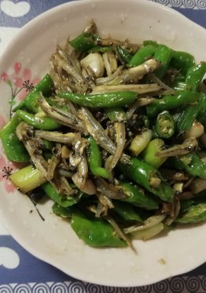 懦米椒炒小魚乾 的食譜成品照片