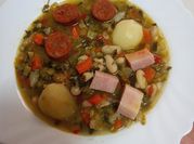 Una foto de berros caldo