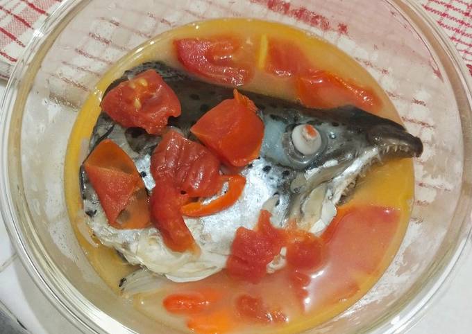 Sop Kepala Ikan Salmon