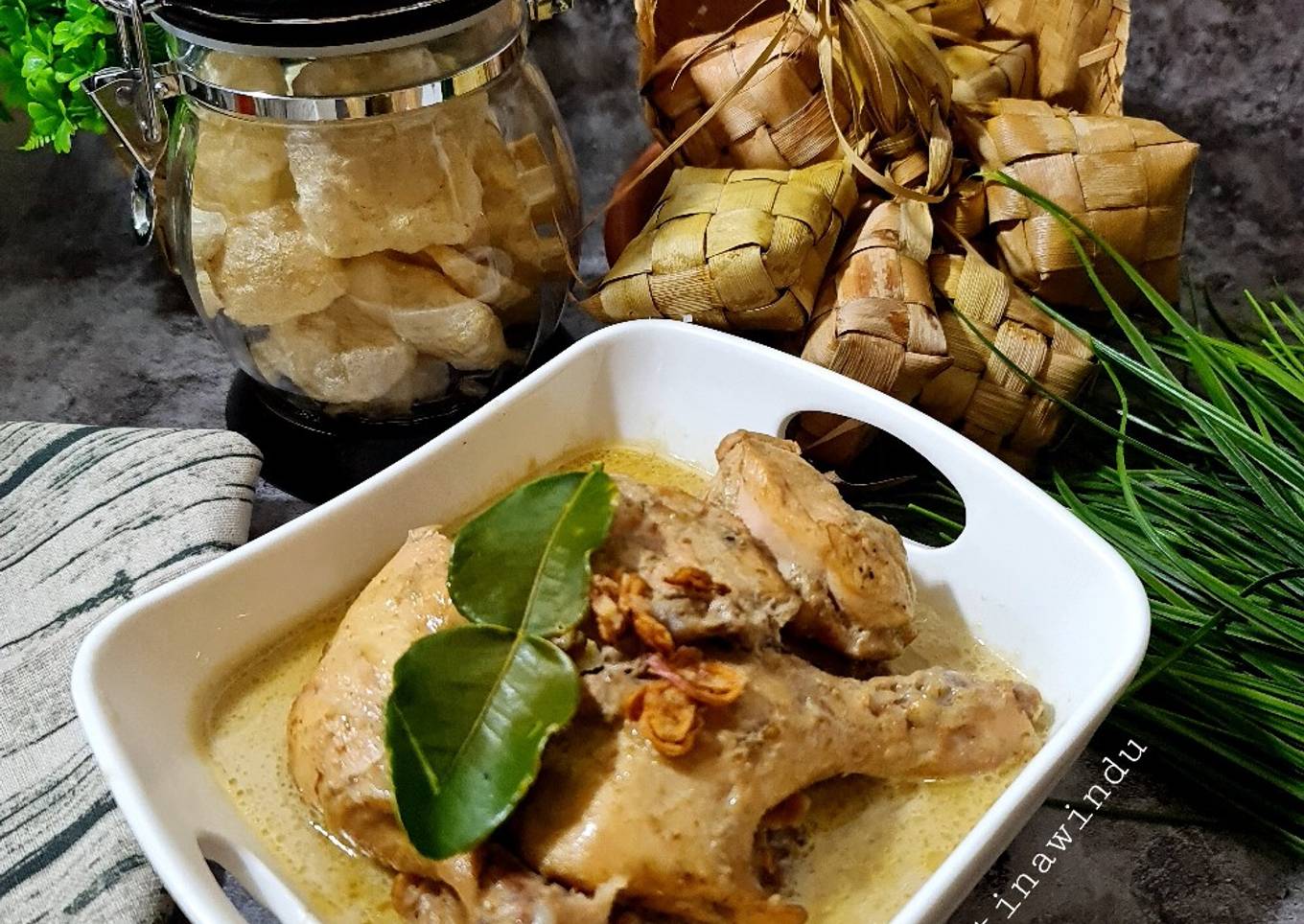 Opor Ayam Putih