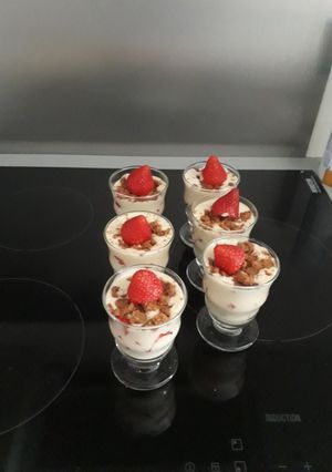 Une photo de Verrine fraise speculos mascarpone