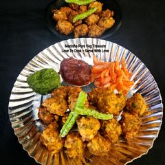 A picture of Green Moong dal Pakoda - Mumbai Street Food.