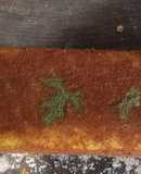 Torta de zanahoria y naranja con malvarrosa