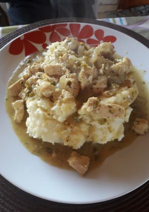 Una foto de Pollo a la mostaza con puré
