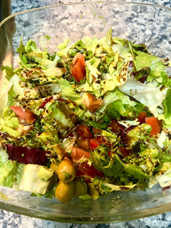 Una foto de Ensalada de brotes tiernos