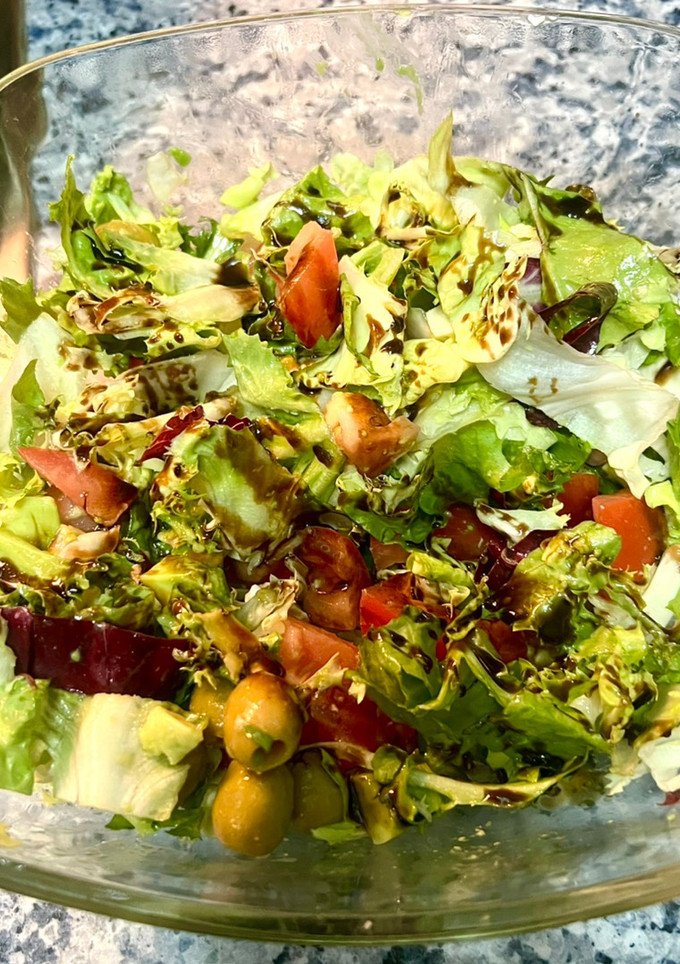 Una foto de Ensalada de brotes tiernos