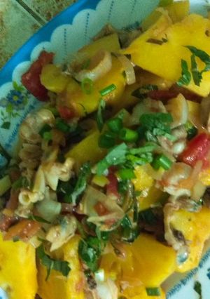 Hình của món Ngao xào dứa và canh chua ngao.