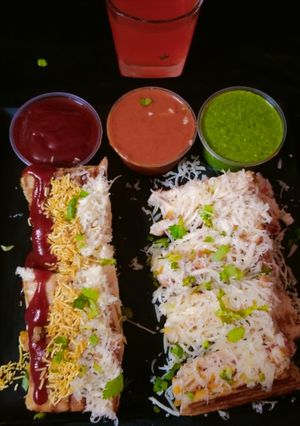 ચીઝ વેજિટેબલ ક્લબ સેન્ડવિચ (Cheese Vegetable Club Sandwich Recipe In Gujarati) રેસીપી મુખ્ય ફોટો