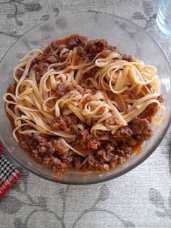 Una foto de Tallarines con carne picada y verduritas