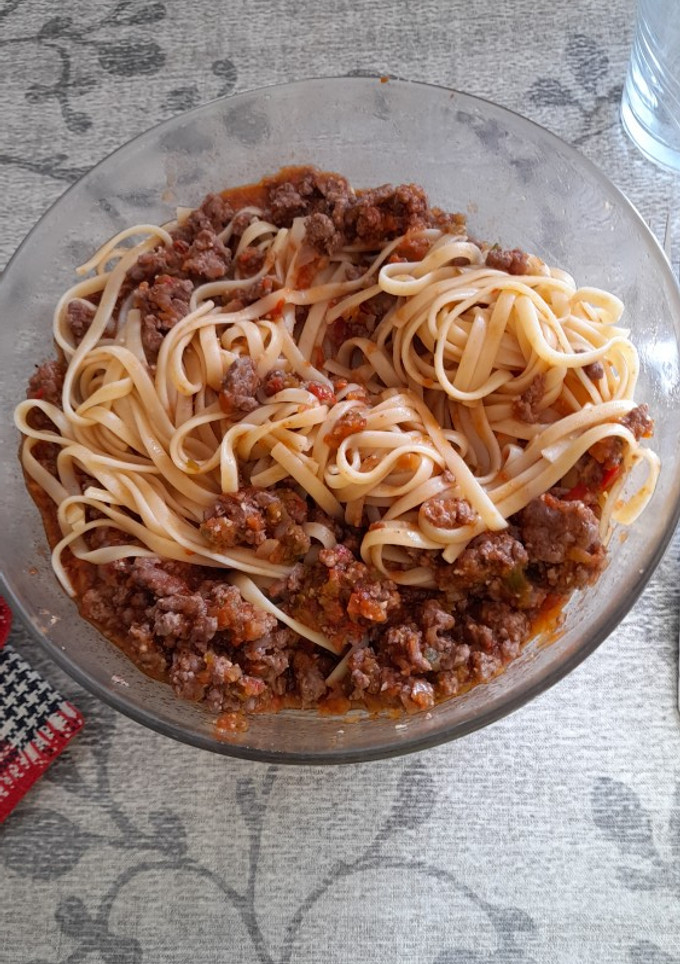 Una foto de Tallarines con carne picada y verduritas