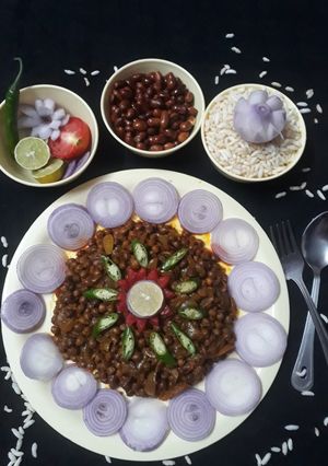 मसालेदार काले चने (Masaldar kale chane recipe in hindi) रेसिपी मुख्य फोटो