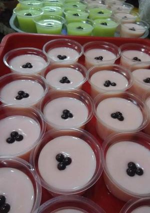 A picture of Strawberry and Melon Pudding.