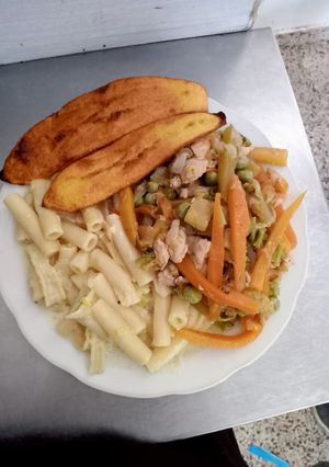 Una foto de Shop suey con macarrones en leche