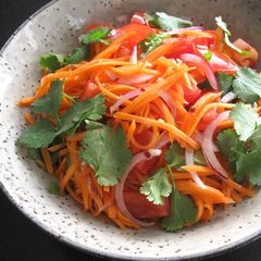 A picture of Carrot & Tomato Fish Sauce Salad.