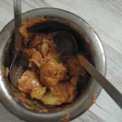 A picture of Dum aloo.