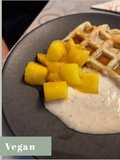 Vegane Waffeln mit Mango