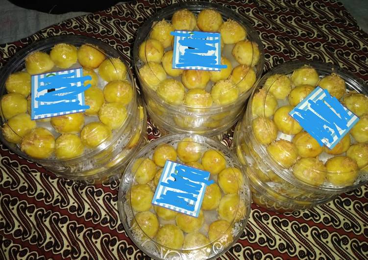Nastar lembut dan lumer