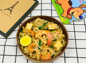 Hình của món Pad Thái Tôm Trứng.