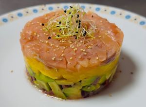 Foto principal de Tartar de salmón y mango. 🥭