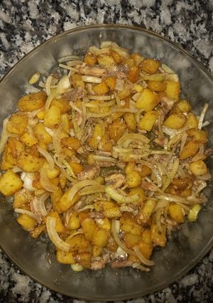 Una foto de Ensalada de Sardinas, Papa y Cebolla