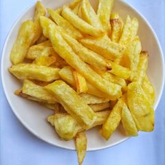 A picture of Good old plain fries.