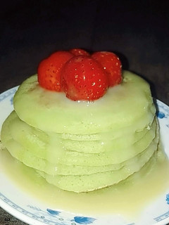 Foto resep Pancake pandan topping strawberry