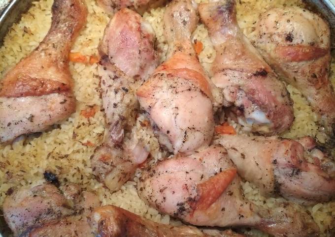 Бурый рис с курицей в духовке
