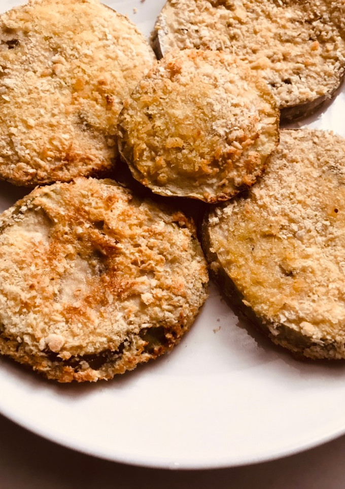 Una foto de Berenjena rebozada y frita en airfryer