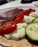 Piadina Homemade (🏡) con verdure, mozzarella ed affettato Veg 🫓🥒🍅🌱