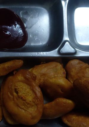 A picture of Aloo pakoda.