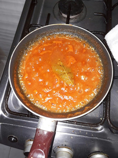 Una foto de Salsa casera de tomate para pizza