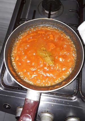 Una foto de Salsa casera de tomate para pizza