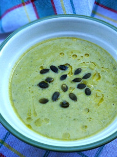Una foto de Crema de brócoli con semillas de calabaza y yogur 0% - fácil