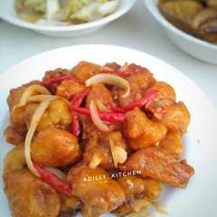 A picture of Chicken and cauliflower crispy with sour and sweet sauce.
