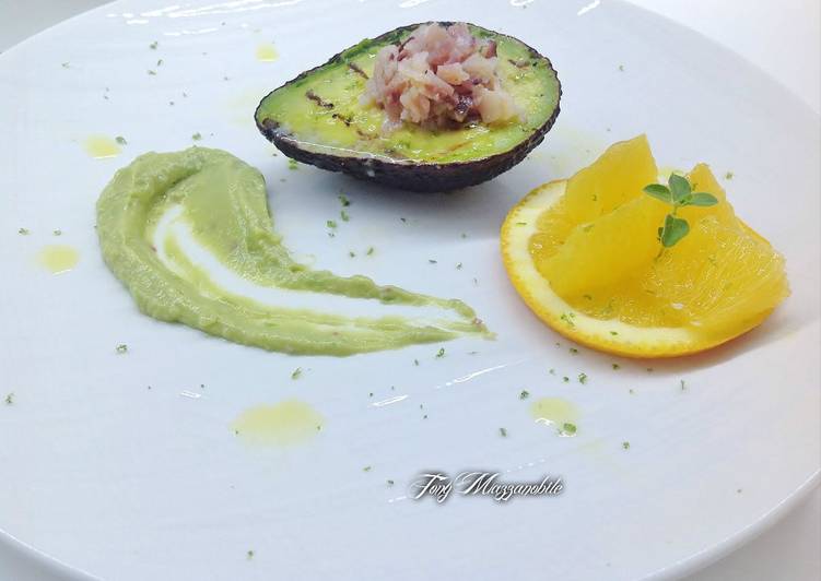 Avocado alla piastra con tartare di pescespada e crema di Guacamole