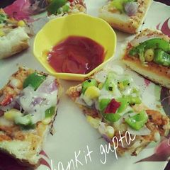 A picture of Bread loaf pizza.