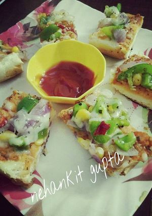 A picture of Bread loaf pizza.