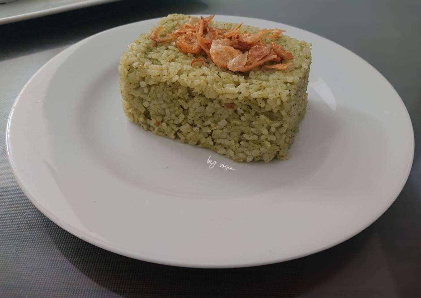 Nasi Gurih Bayam