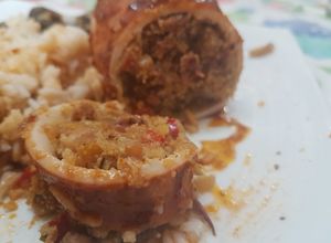Una foto de Calamares rellenos con timbal de arroz