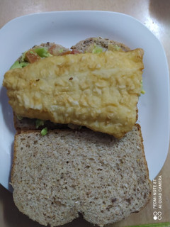 Una foto de Emparedado de pescado