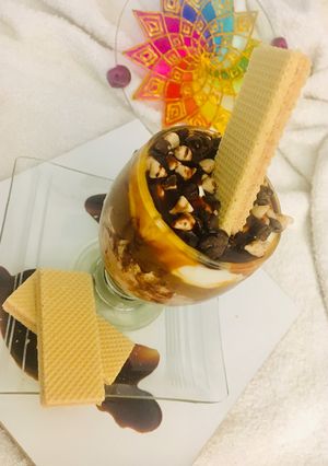 Una foto de POSTRECITOS express🌈ARCOIRIS🤩🥰🤗❤️🎊🍧🍧🎉